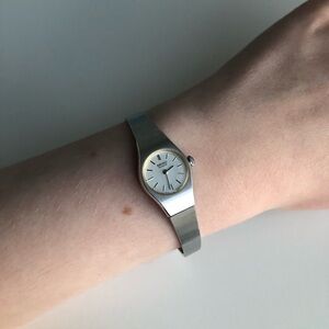 Vintage silver metal Seiko women's watches